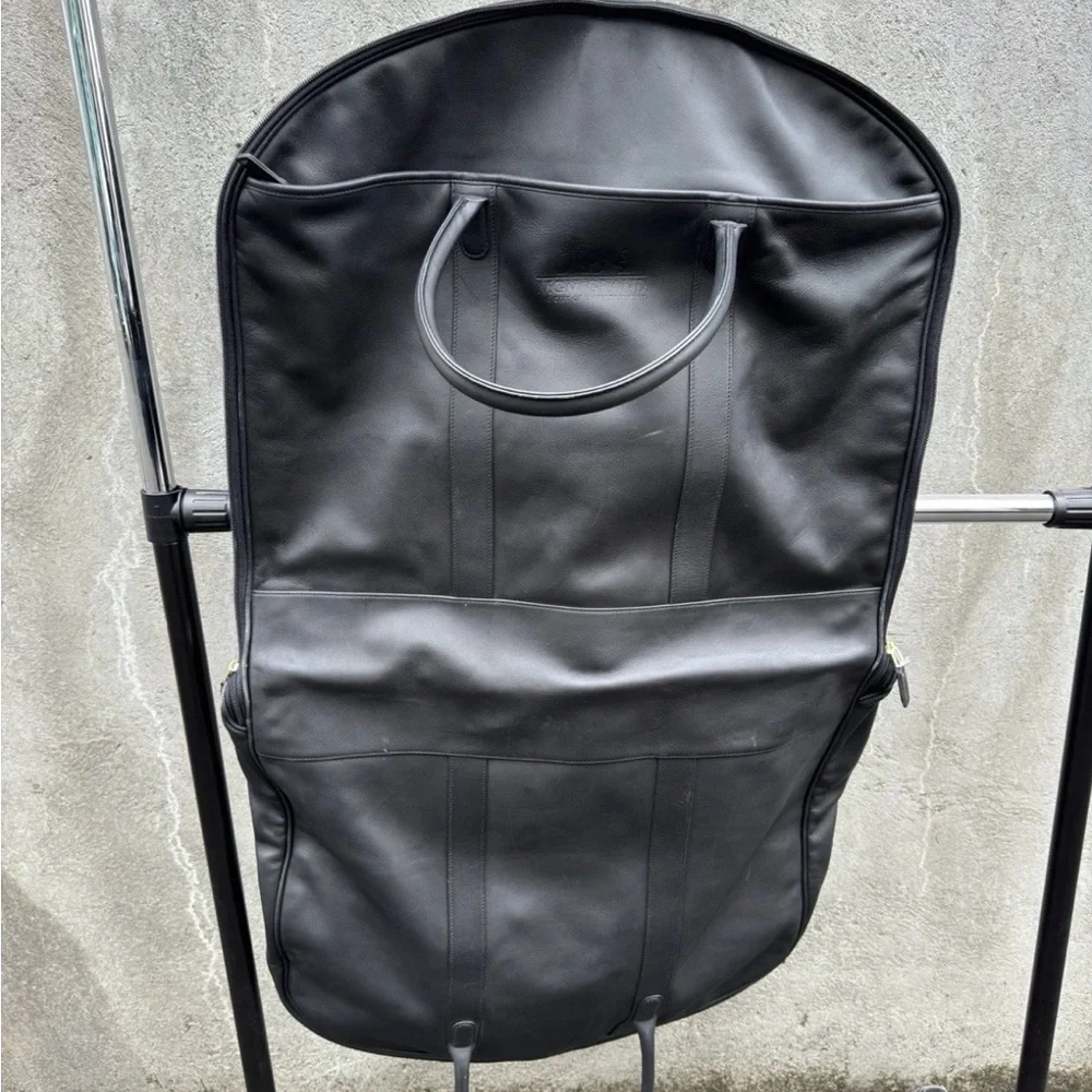Coach leather garment bag ( MGM GRAND ) - Picture 6 of 10